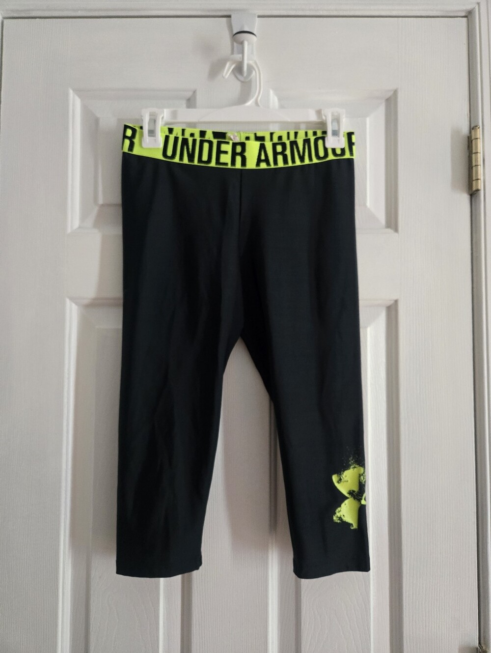 Under Armour Black Capri Leggings with Neon Yellow Waistband and Logo Small